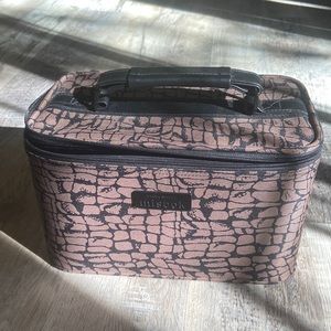 MISOOK Overnight Travel Case